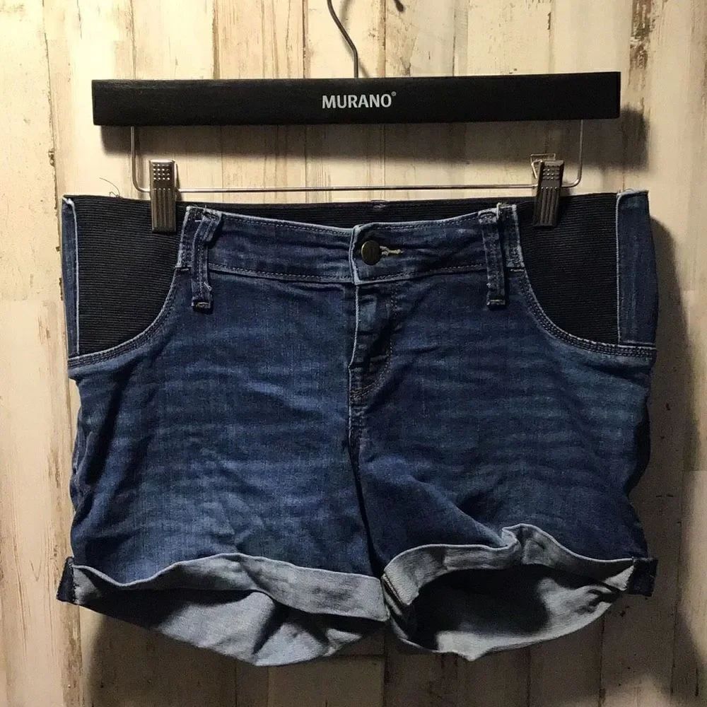 Two pair of maternity shorts from Isabel. Size 6.